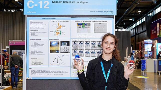 Beim „Jugend forscht junior“ Regionalwettbewerb 2025 gewann Jasmine Lorenz, (12), aus Bad Säckingen den 2. Platz im Fachgebiet Chemie.