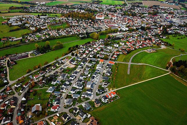 Die Stadt Meßkirch wächst weiter: Vor allem im Gebiet Hauptbühl (rechts unten im Bild) wird gerade gebaut.