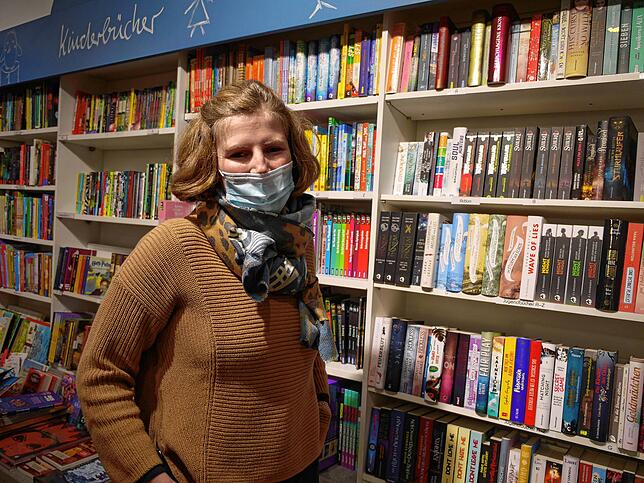 Filialleiterin Kristina Deike-Müller von Ravensbuch Markdorf ist froh um jeden Tag, an dem der Einzelhandel geöffnet ist.