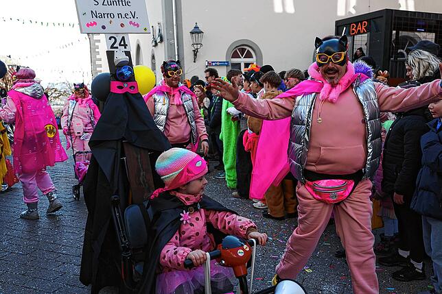 Bild 6: Fastnachtsumzug Radolfzell 2025: Alle Bilder vom farbenfrohen Spektakel