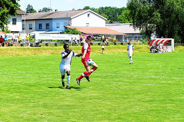 Bild 2: U17 des SC Freiburg trumpft im Testspiel zum 100-jährigen Jubiläum des FC Grießen auf &ndash; und wir haben Bilder!
