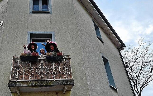 Bild 6: Fasnacht-Bilder aus Bad Säckingen: Wiiber treiben ihr Unwesen am schmutzigen Donnerstag – jetzt ansehen!