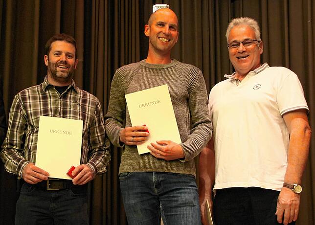 50 Spenden: (von links) Thomas Müller, Alexander Schütz und Dietmar Heberle.