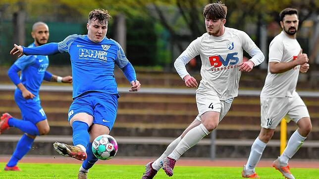 Viel Ballbesitz: Der SV Weil hatte beim 3:0-Sieg gegen den FC Erzingen mehr vom Spiel, ließ aber etliche Chancen liegen. Hier hat der ...