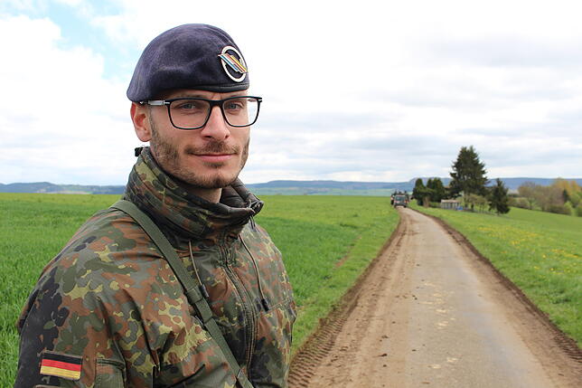 Hauptmann Pascal Hille leitet die Übungen des Jägerbataillons 292 in Donaueschingen, die auf den Einsatz in Mali vorbereiten sollen. Vor ...