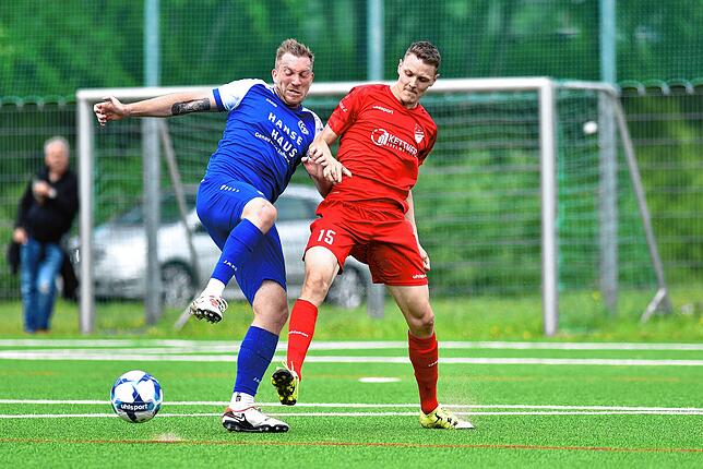 Bild 4: Der FC Radolfzell gewinnt gegen den FC Pfaffenweiler klar mit 5:0 – und wir haben die Fotos!