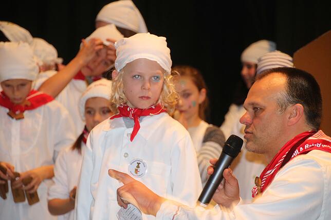 Bild 24: Preiskleppern im Scheffelhof: Die Jury des Turnvereins hat die neuen königlichen Hoheiten am Hemdglonker gekürt (Teil 1)