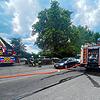Die Feuerwehr rückte mit einem Großaufgebot in die Bücklestraße aus. Auch die Drehleiter wurde ausgefahren.