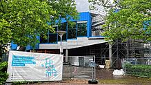 Am eigentlichen Haupteingang der Universität herrscht Baustelle. Das zentrale Vorlesungsgebäude A wird schon seit längerem saniert.