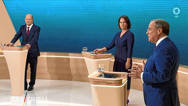 Keiner der drei kann derzeit die Wähler wirklich von sich überzeugen: Die Kanzlerkandidaten Olaf Scholz, SPD (von links), Annalena ...