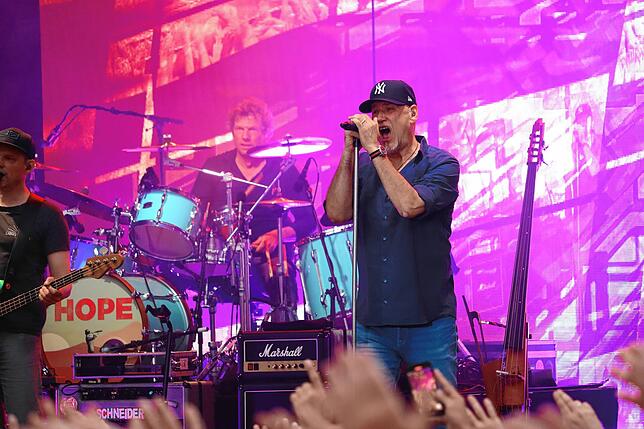 Bild 6: Fury sorgt für ausverkauften Auftakt der Meersburg Open Airs