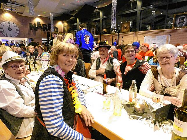 Bild 29: Das begeisterte Publikum beim Büttenabend der Narrenzunft Bohnenviertel in Hohentengen a.H.