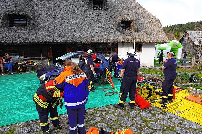 Bild 9: Buntes Programm zur „Langen Nacht der Feuerwehr“