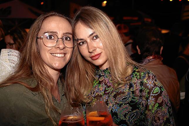 Bild 28: Wollmatinger Dorffest 2025: Wilde Engel bringen Stimmung und Partyfeeling pur