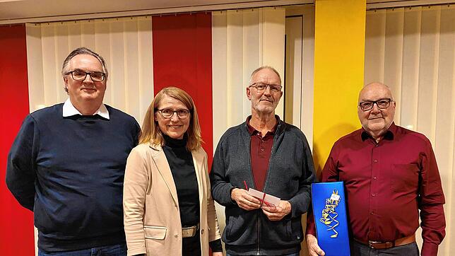 Personelle Veränderungen bei der Beil-Stiftung (von links): Alexander Sperl und Brigitte Oßwald folgen auf Karl-Arthur Unger und Gerd ...