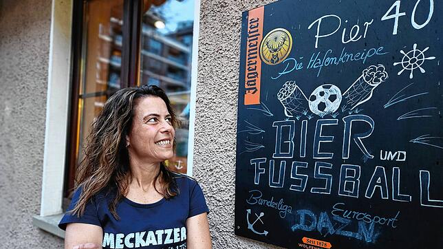 Laila Klinger betreibt mit ihrem Mann Silvio die Hafenkneipe Pier 40 in der Friedrichstraße.