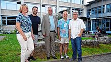 Bad Säckingens Bürgermeister Alexander Guhl (Mitte) und seine vier Stellvertreter nach der konstituierenden Sitzung des Gemeinderats ...