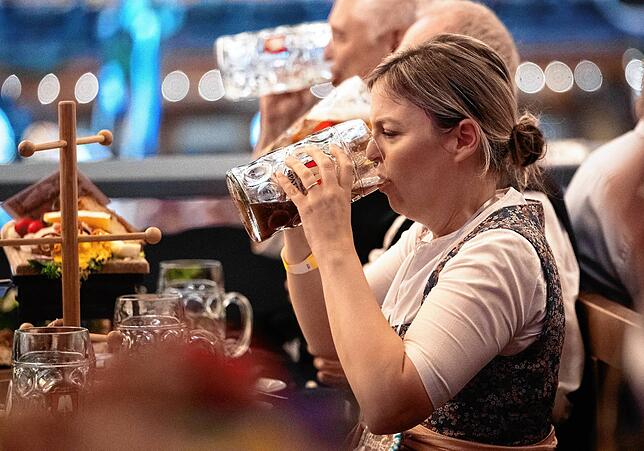 Bild 8: „O‘zapft is“ – 190. Münchner Oktoberfest gestartet