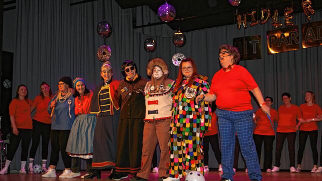 Die Stegstrecker Zunft gestaltet das knapp vierstündige Programm beim Zunftball am Samstagabend in der Stadthalle. Das Publikum hat ...
