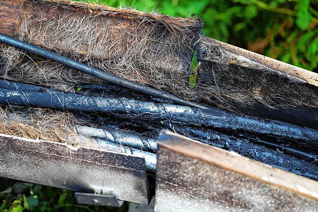 Die sechs Kabel sind zerstört und müssen auf einer Länge von 60 Metern ausgetauscht werden.