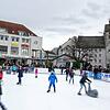 So war es 2019: Winterlichen Freizeitspaß vor dem Unteren Tor in Waldshut auf der erstmals parallel zum Weihnachtsmarkt aufgebauten ...