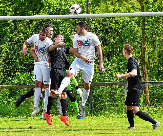 Bild 28: FC Erzingen siegt mit 6:3 bei der Spvgg. Brennet-Öflingen &ndash; und wir haben die Bilder!