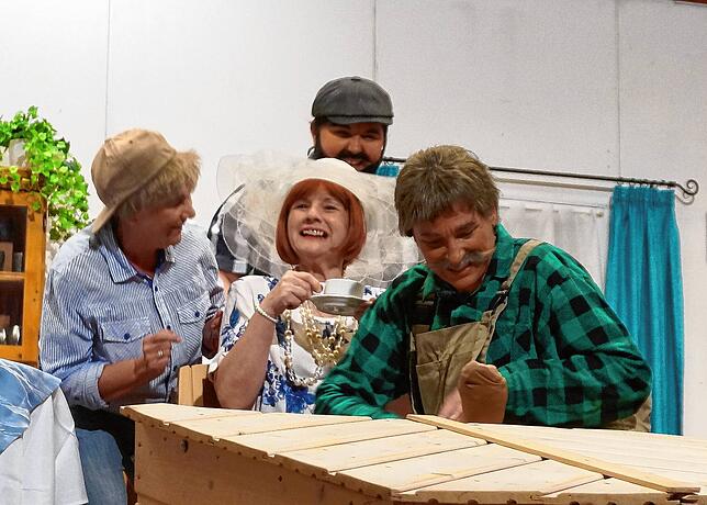 Bild 9: Die Premiere von „Der ledige Bauplatz“ – Ein vergnüglicher Theaterabend in Tiengen