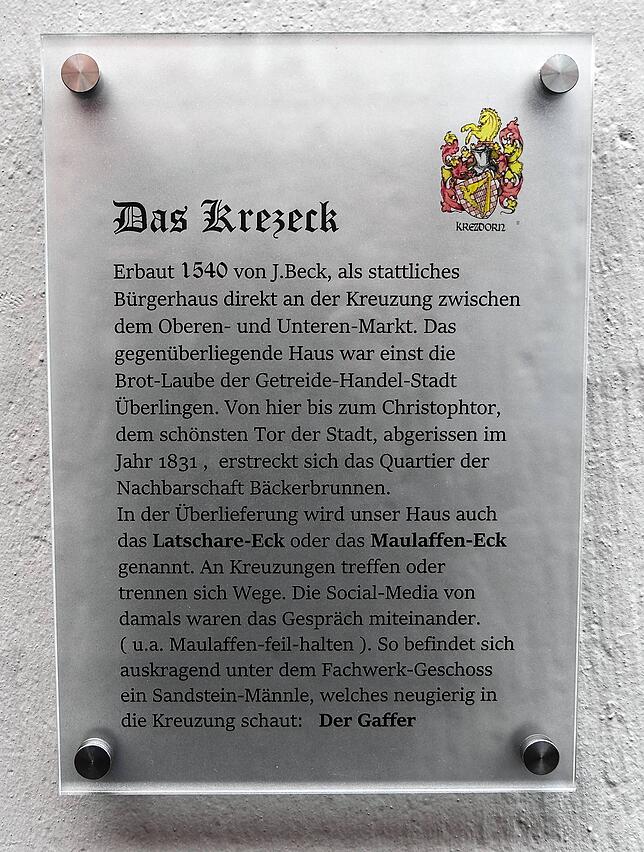 „Das Krezeck“: Mit einer Informationstafel samt Familienwappen und Hinweistext hat Ulrich Krezdorn kurzerhand eine neue ...