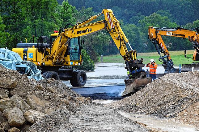 Bild 19: Wieder Hochwasser: So sieht es gerade an der L194-Baustelle beim Stockacher Freibad aus