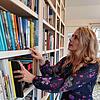 Bücher bis unter die Decke: Das ganze Haus von Eva-Maria Bast atmet Literatur.