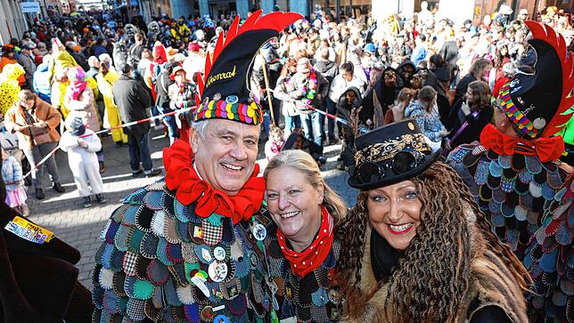 Bild 12: Jetzt geht&lsquo;s um die Wurst! Bilder vom Kaiserbrunnen am Rosenmontag