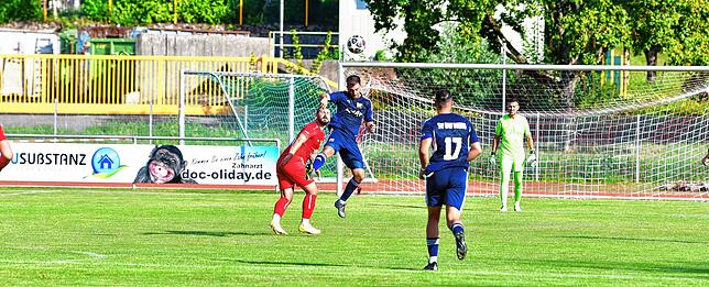 Bild 25: SV Jestetten müht sich zu einem 2:0 gegen Aufsteiger SV Blau-Weiß Murg &ndash; und wir haben Bilder!