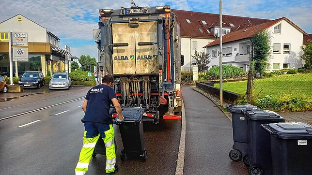 Im Kreistag gibt es Überlegungen, den Abholrhythmus beim Restmüll zu verlängern. Bislang werden die Mülltonnen alle 14 Tage geleert.