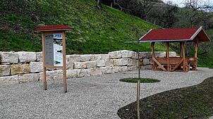 Das Mostplätzle befindet sich am Ortsausgang von Eschbach in Richtung Ziegelhütte und bietet für Wanderer und Radfahrer einen ...