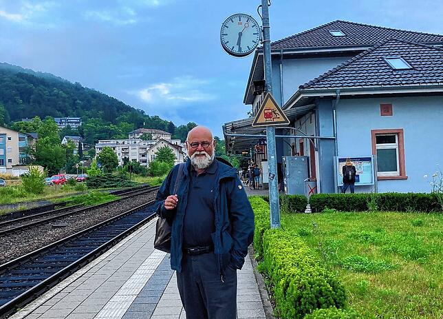 Drei Minuten vor der Abfahrt am Bahnhof in Tiengen.