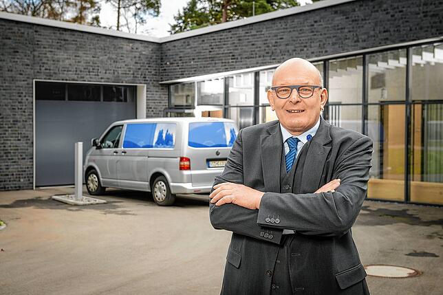 Bestatter Norbert Hirt vom Bestattungshaus Günther in St. Georgen.