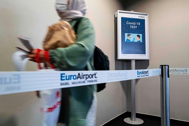 Mit dem Aufbau einer eigenen Testatsation mit Labor reagierte der Euroairport auf die sich ständige verändernden Reisebestimmungen.