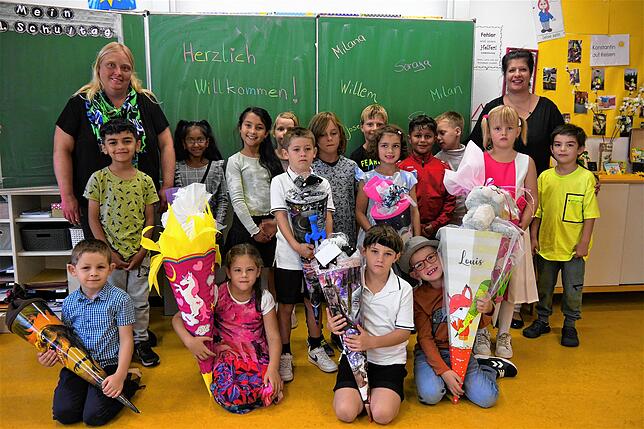 Burgbergschule Überlingen: Die Klasse 1/2c mit den Klassenlehrerinnen Sabine Schöllhorn und Astrid Knörich.