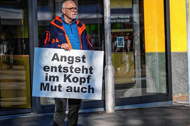 Bild 25: Bilder von der Kundgebung für Demokratie und Toleranz in Friedrichshafen