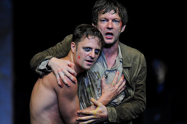 Die Schauspieler Philipp Hochmair (links) und Sebastian Rudolph im Hamburger Thalia Theater.