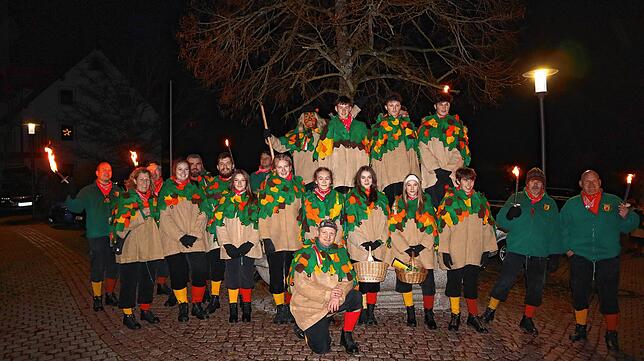 Die Epfelschittler aus Weilersbach mit ihren Täuflingen.