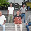 Stühlerücken bei der Tischtennis-Abteilung der DJK Donaueschingen (vorne, v.l.): der neue Vize-Abteilungsleiter Hubert Kaiser, der ...