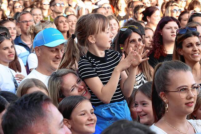 Bild 23: Sophia begeistert 1500 Fans im Uferpark