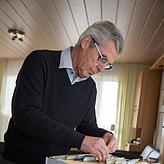 Andreas Hirt, 66, beendete seine Lehrer-Berufslaufbahn als Konrektor der Friedensschule in Villingen-Schwenningen. Heute profitiert er ...