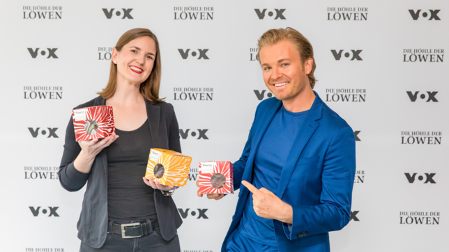 Lara Schuhwerk aus Singen hat jetzt einen prominenten Geschäftspartner: Nico Rosberg unterstützt sie bei ihrer Firma &bdquo;Beneto ...