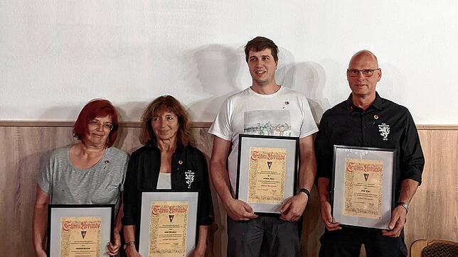 Geehrt wurden beim TuS Bonndorf (von links): Heidi Dietsche, Gaby Weishaar, Simeon Maier und Olaf Thor. Bild: Norbert Kriegl