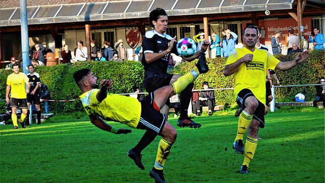 Fußballspiele wie hier zwischen der SG Liggeringen-Güttingen und dem FC Öhningen-Gaienhofen II in der Kreisliga A im Bezirk Bodensee ...