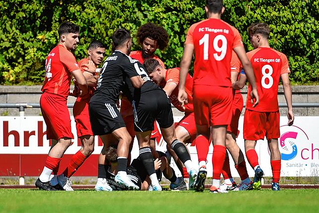 Bild 4: FC Tiengen 08 gewinnt Derby gegen den SV 08 Laufenburg mit 3:2 – und wir haben Bilder!