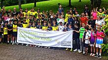 Insgesamt 80 Fußballbegeisterte treten in neun Mannschaften bei der Mini-Weltmeisterschaft gegeneinander an. Am Ende gibt es für alle ...