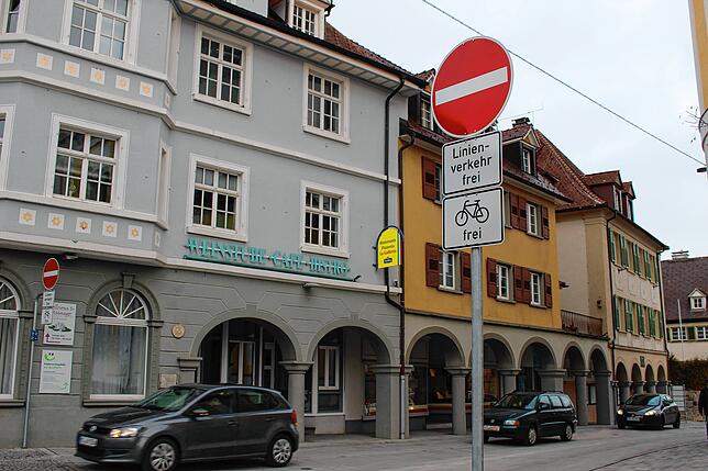 Knapp ein Jahr gab es an der Stadtkirche eine Einbahnstraße, die für viele und auch hitzige Diskussionen gesorgt hat. Unser Bild stammt ...